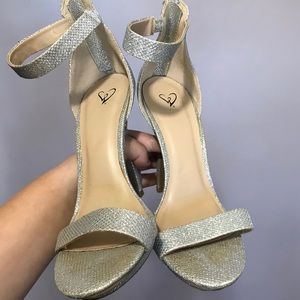 silver sparkly windsor heels!!